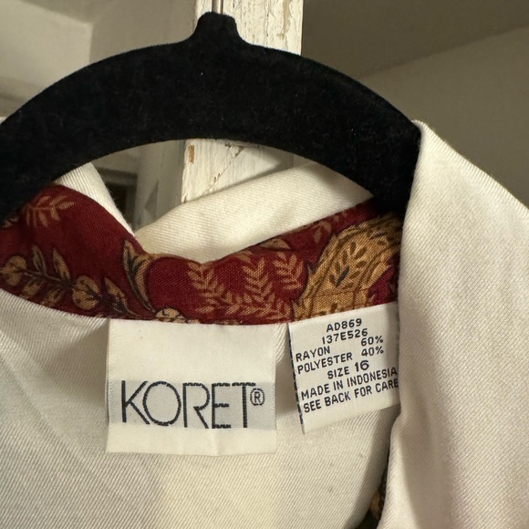 Vintage Embroidered Blouse - Picture 3 of 6